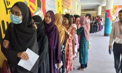 শান্তিপূর্ণ ভোটেও পাল্টাপাল্টি অভিযোগ