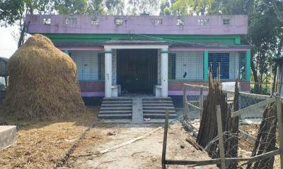 চাটমোহরে জমি নিয়ে সংঘর্ষ: হামলা, মারপিট ও ঘরবাড়ি ভাঙচুরের অভিযোগ