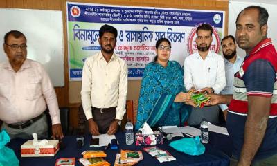 চৌগাছায় কৃষকদের মাঝে বিনামূল্যে বীজ ও রাসায়নিক সার বিতরণ