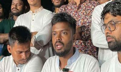 অভিযোগের পরও অসহায় নির্বাচন কমিশন