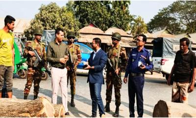 ঈশ্বরগঞ্জে মহাসড়কের পাশের গাছের গুঁড়ি অপসারণে ২৪ ঘণ্টার আল্টিমেটাম
