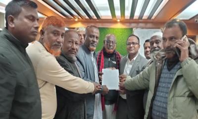 নবাবগঞ্জে ডা. জাহিদ হোসেনের পক্ষে ধানের শীষের মনোনয়নপত্র সংগ্রহ