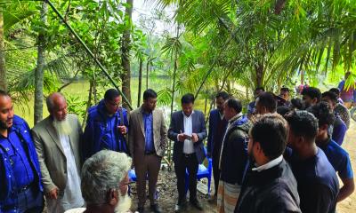 ফরিদগঞ্জে কৃষিজমি থেকে অবৈধ মাটি কাটায় ৫০ হাজার টাকা জরিমানা