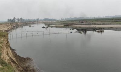 ইসলামপুরে যমুনা ও ব্রহ্মপুত্র থেকে বালু উত্তোলনের মহোৎসব