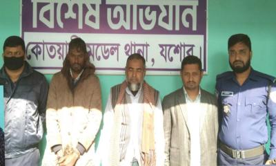 যশোরে বিদেশে পাঠানোর নামে কোটি টাকা হাতিয়ে নেওয়া প্রতারক আটক