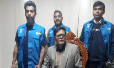 ঘুষের টাকাসহ যশোরের জেলা প্রাথমিক শিক্ষা কর্মকর্তা আটক