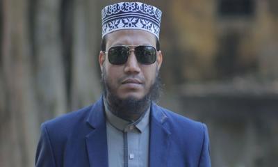 কলেজ পরিদর্শনে গিয়ে অবরুদ্ধ এমপি আমির হামজা