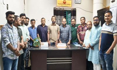 ঈশ্বরগঞ্জ উপজেলা প্রেসক্লাবের চতুর্থ বর্ষে পদার্পণ, কেক কেটে উদযাপন