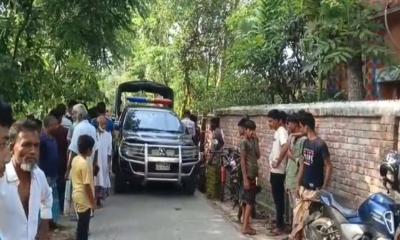 নাটোরে ঘুমন্ত স্বামীকে হাসুয়া দিয়ে কুপিয়ে হত্যা, স্ত্রী আটক
