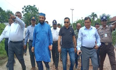 ঈদকে সামনে রেখে দৌলতদিয়া ঘাট পরিদর্শনে নৌ মন্ত্রণালয়ের সচিব