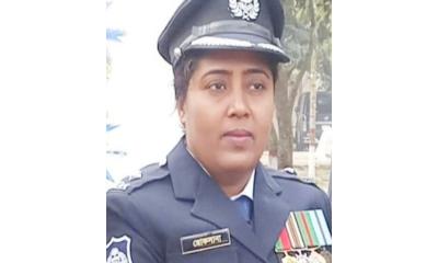 যশোরের কেশবপুর থানার প্রথম নারী ওসি রোকসানা খাতুন