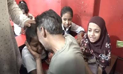 সহপাঠীদের জড়িয়ে শ্রেণিকক্ষে অঝোরে কাঁদলেন রামিসার বাবা