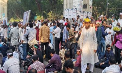 দাবি পূরণ না হওয়ায় চলবে শিক্ষকদের কর্মবিরতি, বার্ষিক পরীক্ষা স্থগিত