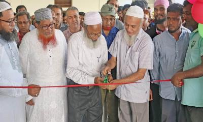 কুয়েটে সুইমিং পুলের আনুষ্ঠানিক উদ্বোধন: শিক্ষার্থীদের জন্য উন্মুক্ত