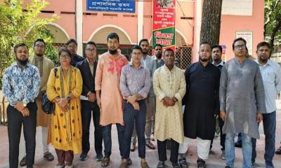লালমনিরহাটে প্রভাষকদের পদোন্নতি বঞ্চনার প্রতিবাদে অবস্থান কর্মসূচি পালন
