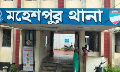 মহেশপুরে পাওনা টাকা নিয়ে বিরোধ: বৃদ্ধকে জবাই করার চেষ্টা, আটক ১