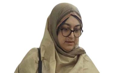 প্রার্থিতা প্রত্যাহার করলেন বাবরের স্ত্রী শ্রাবণী