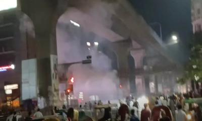 রাজধানীতে বাংলামোটর মোড়ে ককটেল বিস্ফোরণ