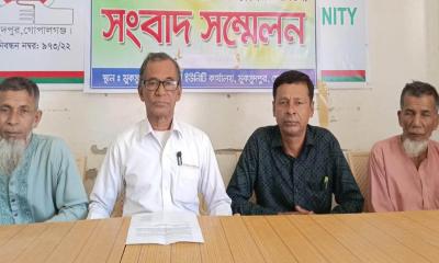 মুকসুদপুরে সংবাদ সম্মেলন করে আওয়ামী লীগের চার নেতার পদত্যাগ