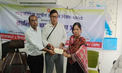 নানিয়ারচরে নৌকা দুর্ঘটনায় নিহতের পরিবারকে আর্থিক সহায়তা প্রদান