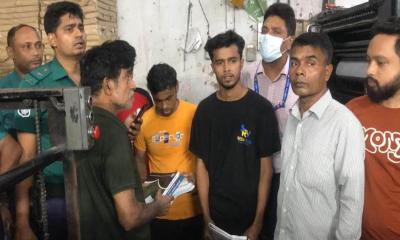 পুরান ঢাকা থেকে এনসিটিবির নকল বই ছাপানো চক্রের ৫ জন আটক