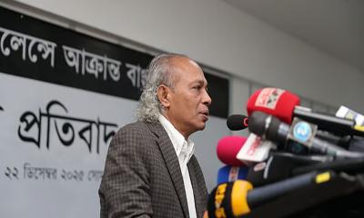 প্রথম আলো-ডেইলি স্টারে হামলা ‘মধ্যযুগীয় কায়দায় পুড়িয়ে হত্যার চেষ্টা’