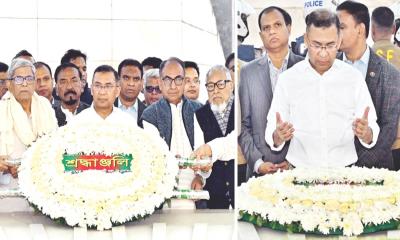 অশ্রুসিক্ত নয়নে বাবার সমাধিতে তারেক রহমান