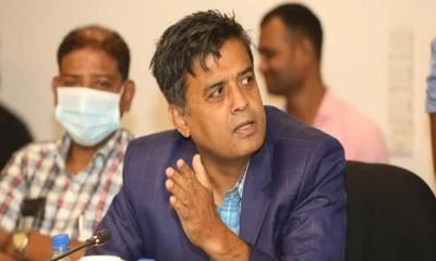 লজ্জায় মাটির নিচে ঢুকে যেতে ইচ্ছা করছে