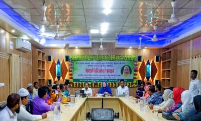 রাজারহাটে উপজেলা পর্যায়ের কর্মকর্তা ও সুধীজনের সাথে জেলা প্রশাসকের মতবিনিময় সভা