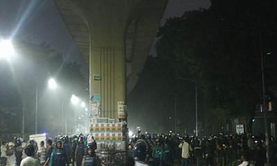 বিসিএস পরীক্ষার্থীদের আন্দোলনে অচল শাহবাগ, পুলিশের সঙ্গে সংঘর্ষ