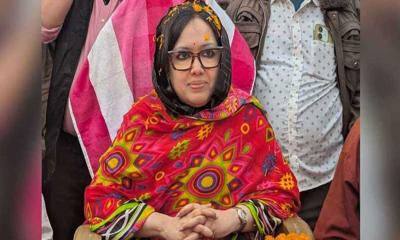 ১২ কেন্দ্রে বড় ব্যবধানে এগিয়ে রুমিন ফারহানা