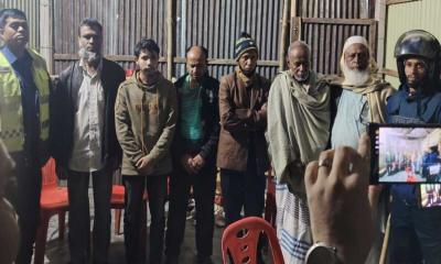 মধ্যরাতে ভোটারদের মাঝে টাকা বিতরণ করায় বিএনপির ৬ নেতাকে কারাদণ্ড