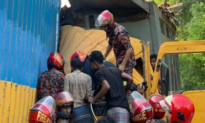 সীতাকুণ্ডে দুই সড়ক দুর্ঘটনায় নিহত ১, আহত ১