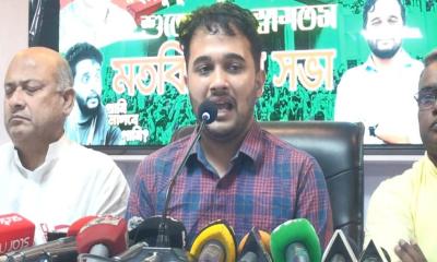 বেগম জিয়ার মতোই মুগ্ধর লাশ নিয়ে নিরবে দাঁড়িয়েছিল আমার মা
