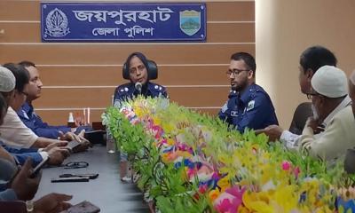 জয়পুরহাটে প্রথম নারী পুলিশ সুপার হিসেবে দায়িত্ব নিলেন মিনা মাহমুদা