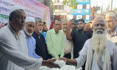 বেগম খালেদা জিয়ার সুস্থতা কামনা করে সুনামগঞ্জে দোয়া মাহফিল ও দুস্থদের মাঝে খাবার বিতরণ