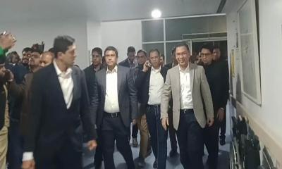 এভারকেয়ারে মা খালেদা জিয়ার শয্যাপাশে তারেক রহমান