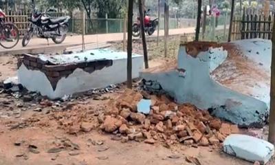 ঠাকুরগাঁওয়ে রাতের আঁধারে ৪ মাজারে হামলা-ভাঙচুর