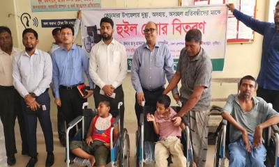 ভেড়ামারায় নবাগত জেলা প্রশাসকের মতবিনিময়: হুইলচেয়ার ও ক্রেস্ট বিতরণ