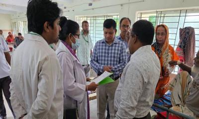 শ্রীপুর স্বাস্থ্য কমপ্লেক্সে সিভিল সার্জনের আকস্মিক পরিদর্শন