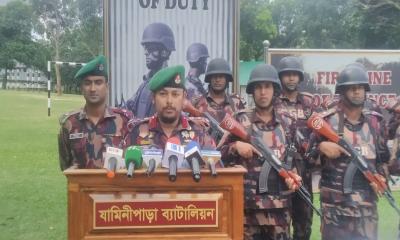 বিজিবি ও সশস্ত্র চোরাকারবারীদের বন্দুকযুদ্ধ, অস্ত্র উদ্ধার