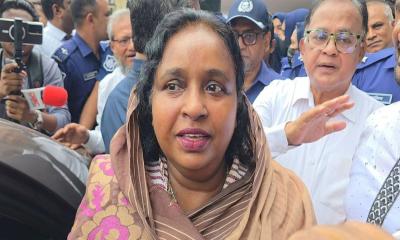 নারায়ণগঞ্জ আদালতে হাজিরা দিলেন সেলিনা হায়াৎ আইভী