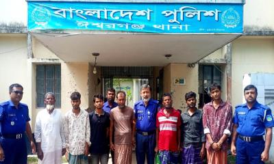 ঈশ্বরগঞ্জে পুলিশের বিশেষ অভিযানে চুরি মামলার তিন আসামিসহ গ্রেপ্তার ৮