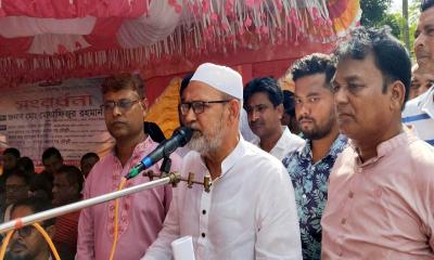 পোরশায় বালিয়াচান্দা উচ্চ বিদ্যালয়ে এমপি মোস্তাফিজুর রহমানকে সংবর্ধনা