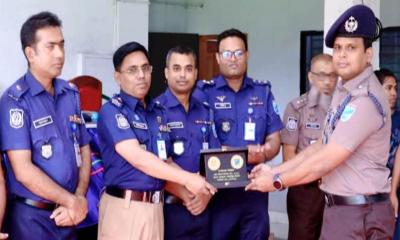 গোপালগঞ্জ জেলার শ্রেষ্ঠ ওসি নির্বাচিত হলেন মাহফুজুর রহমান