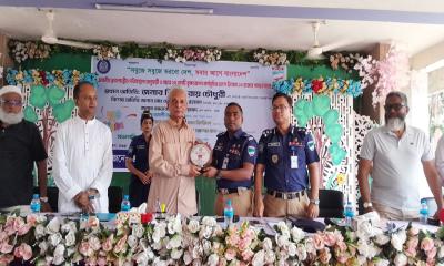 মাগুরায় পুলিশের উদ্যোগে ১০ হাজার গাছের চারা রোপণ কর্মসূচির উদ্বোধন