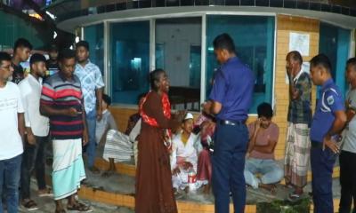 ছেলের সামনে বাবাকে গুলি করে হত্যা, আরেকজনকে ছুরিকাঘাতে খুন 