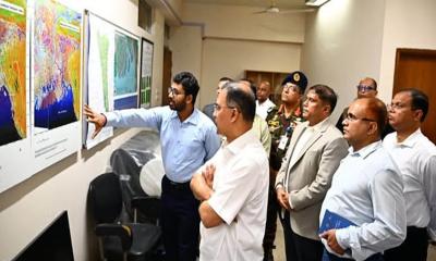 আকস্মিক মহাকাশ গবেষণা প্রতিষ্ঠান ‘স্পারসো’ পরিদর্শনে প্রধানমন্ত্রী