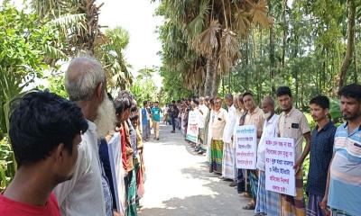 কমলনগরে নুরু হত্যা মামলায় নিরপরাধদের মুক্তির দাবিতে মানববন্ধন