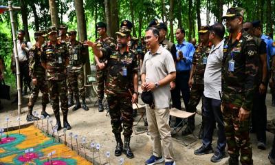 সেনাবাহিনীর গ্রীষ্মকালীন মহড়ায় প্রধানমন্ত্রীর আকস্মিক পরিদর্শন